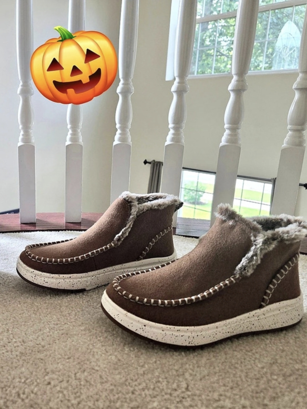 Skechers BOBS NIB Winter Ankle Boots Brown & White US 8
